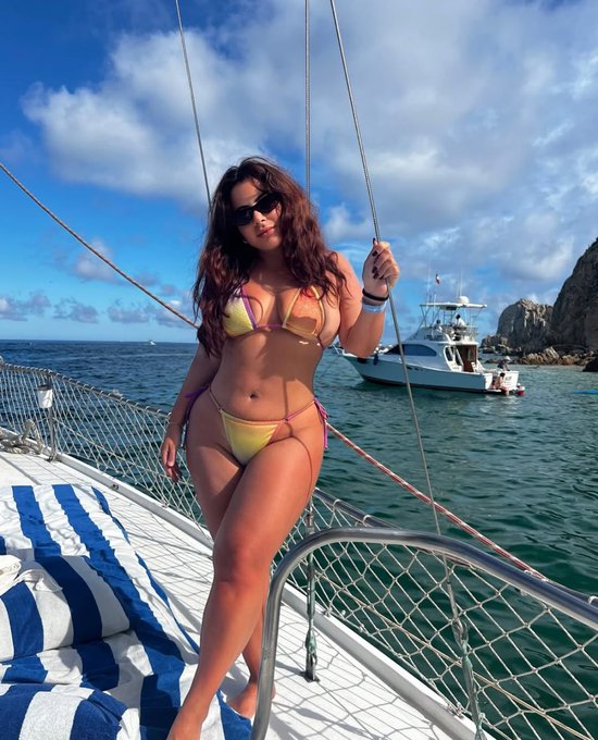 1 pic. Would you go sailing with me?  🫣🍑💦 https://t.co/KkduGkmMr4