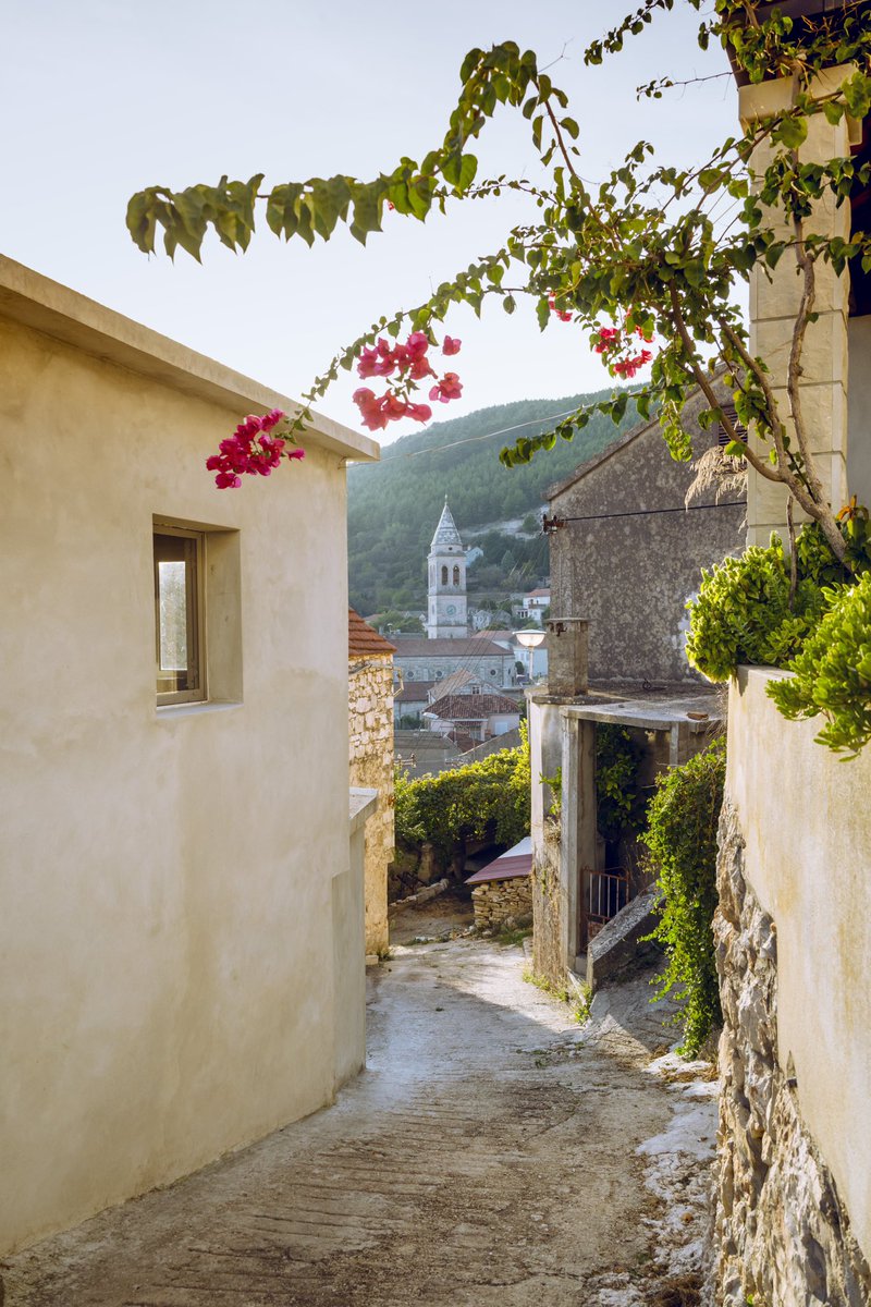 Halcia's tweet image. “We must accept finite disappointment, but never lose infinite hope. “
Martin Luthera Kinga Jr.
Tips- ko-fi.com/halina_j
My insta - instagram.com/halina_jasinska
#croatia #brac #sunset #hope #photogtaoher #art #nikon #europe #travel #architecture #nature #travel #artwork