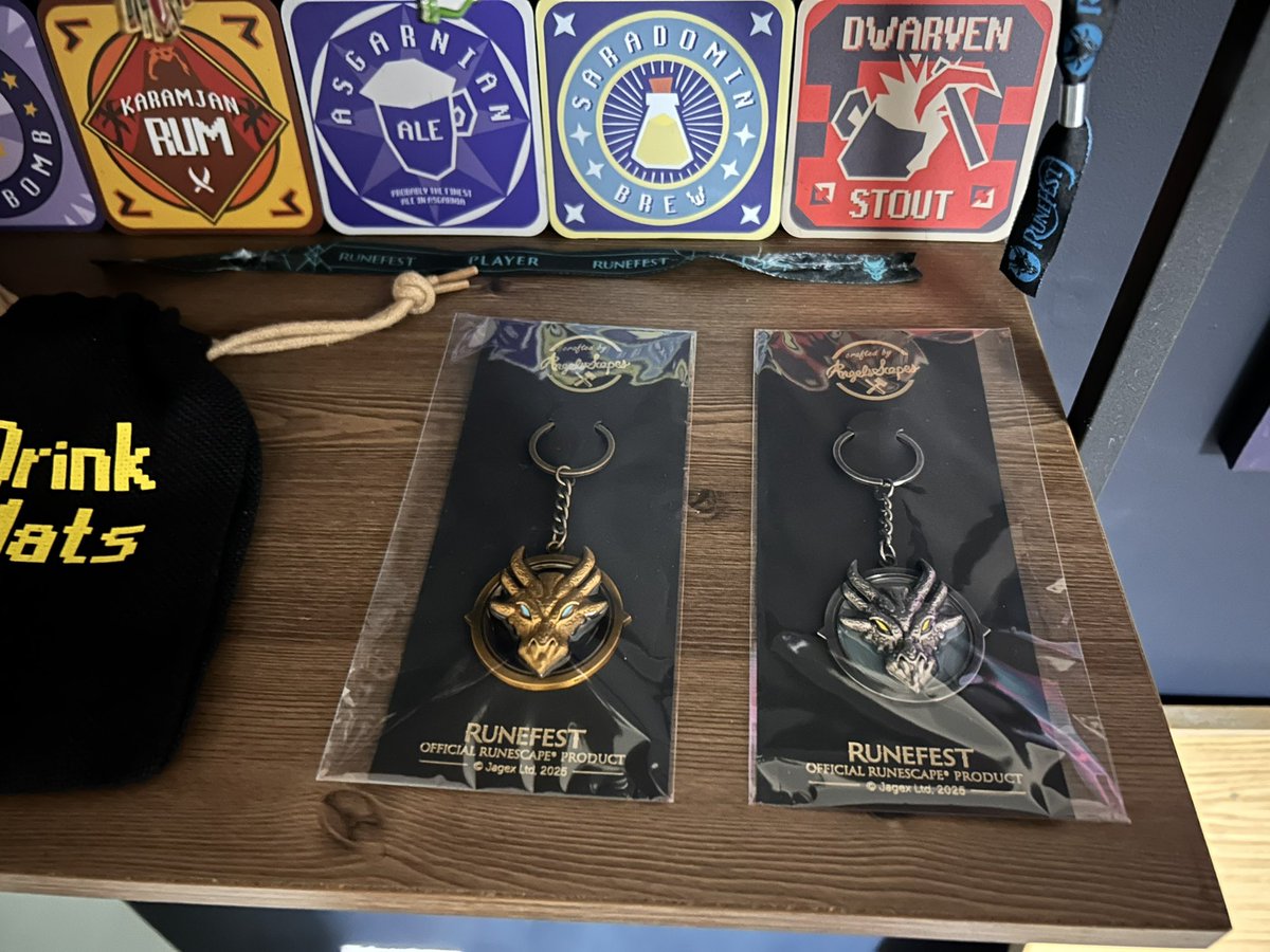 Poo185R's tweet photo. Better late than never #runefest loot big thanks to @HotelWiskie for the gold runefest keyring! https://t.co/nUJUXbstYQ