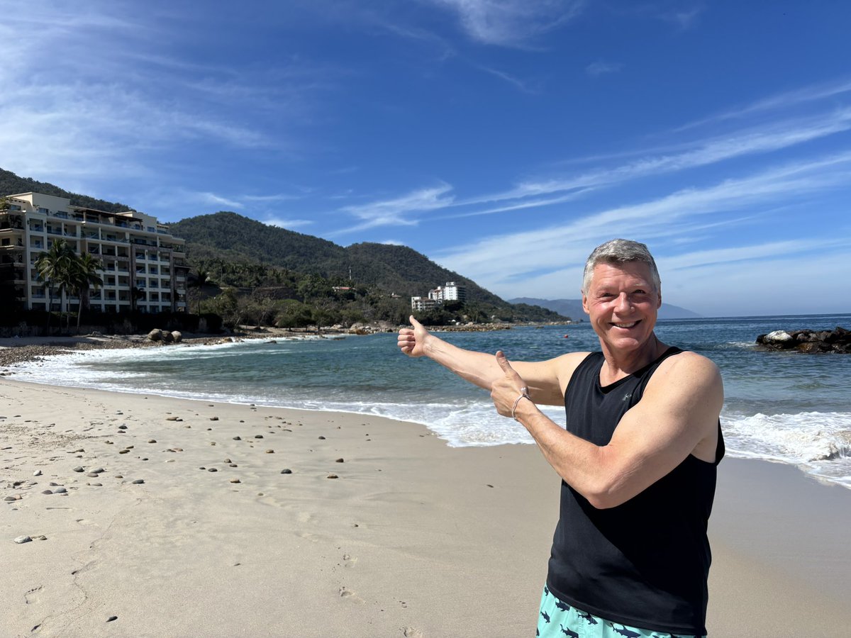 Saturday Talia and I spent a perfect afternoon on the beach, soaking up the sun and enjoying some quiet moments together. 🏖️ We strolled along the sand, ate delicious fresh shrimp tacos, and just embraced the beach vibes. Here are a few snapshots of our relaxing day!