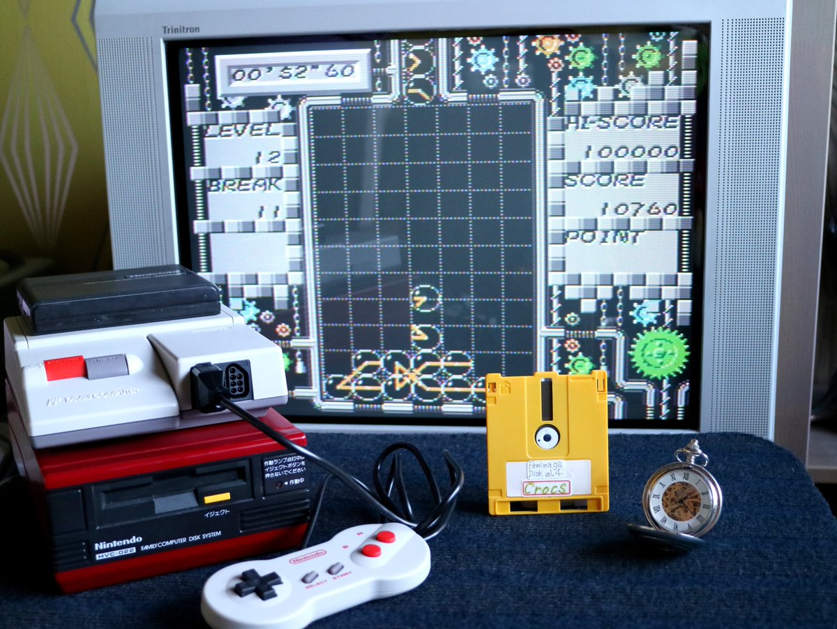 lilock33's tweet photo. From the same series of Famimaga disks that brought Puyo Puyo to the Famicom comes Clox.
Drop blocks depicting clock faces, complete a loop with the hands and the blocks disappear.
This is a pirated copy with a handmade label by the original Japanese owner... 😂
#Clox #Famicom https://t.co/ad5k1FaOqt