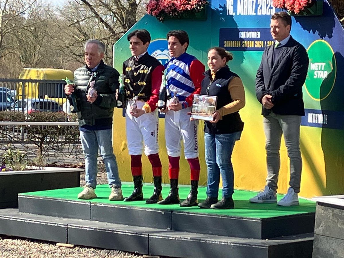 Bu günün önemli mimarı kardeşime teşekkürü borç bilirim . Hayatımın en anlamlı günlerinden biri.