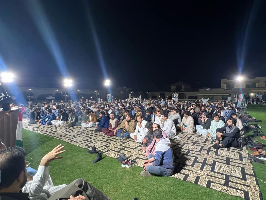 MKAchakzaiPKMAP's tweet photo. پشتونخوا سٹوڈنٹس آرگنائزیشن اور پشتونخوامیپ اسلام آباد کے زیر اہتمام دعوت افطار میں پارٹی کے مرکزی و صوبائی قیادت نے شرکت کی۔ اجتماع سے پارٹی کے چیئرمین اور تحریک تحفظ آئین پاکستان کے سربراہ محمود خان اچکزئی نے خطاب کیا۔ https://t.co/5qXruyxfaX