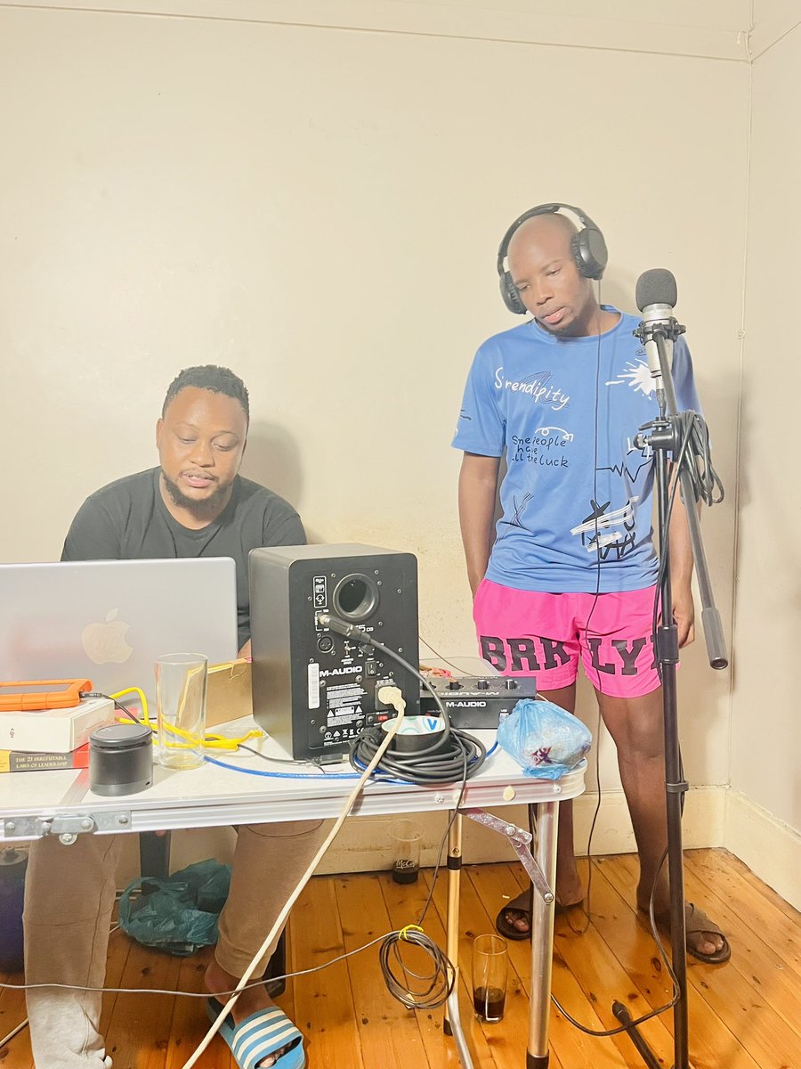 rsa_trigger's tweet image. In the kitchen with my bro @LindokuhleArt 🔥🔥