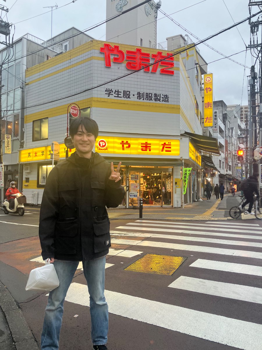 yamako_415's tweet photo. 今日で26歳になりました！

林遣都は26歳で「火花」に出演し、ブラッドリークーパーは26の時アクターズスタジオの最前列で講���にかぶりついていた。

一方の俺は今夜勤で眠気と戦っている、、、！！
まだまだこっからよ！！夜は長いぜ！
みんな今年もよろしくな！！！ https://t.co/V8skJD1OFR