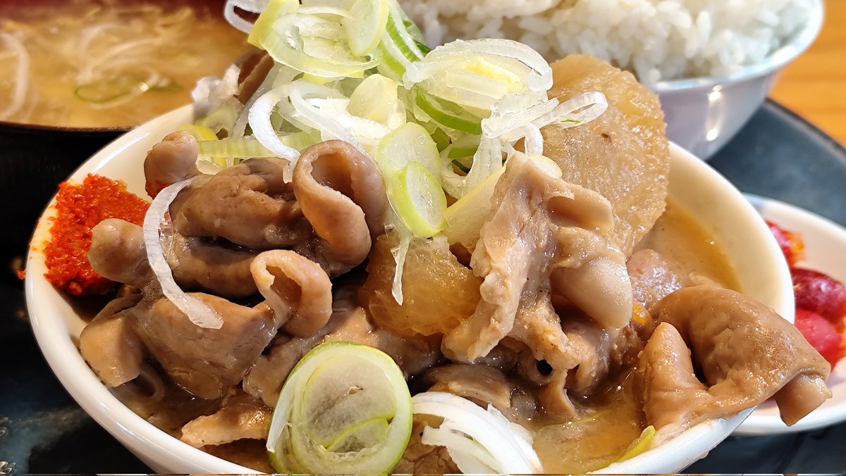 gontourist's tweet photo. #煮込みや左斜め上24゜

午後からおじゃましました。
この味が幸せな気分になります。 https://t.co/lk0jEfdnTM