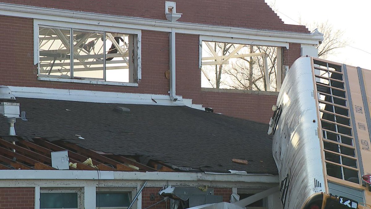 Images from Winterboro High School in Talladega County the morning after the storm.

Alabama Power crews are out in the state working to restore power and assist those in need.

(Images via Bill Castle ABC 33/40)
#weather #Alabama #news

Link:
bit.ly/4bv9pZV