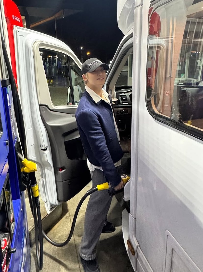 shuabng's tweet image. a #GyuShua 🔞

"Kuya pa gas"
"Saan ipapasok?"
"Sa butas ko po"