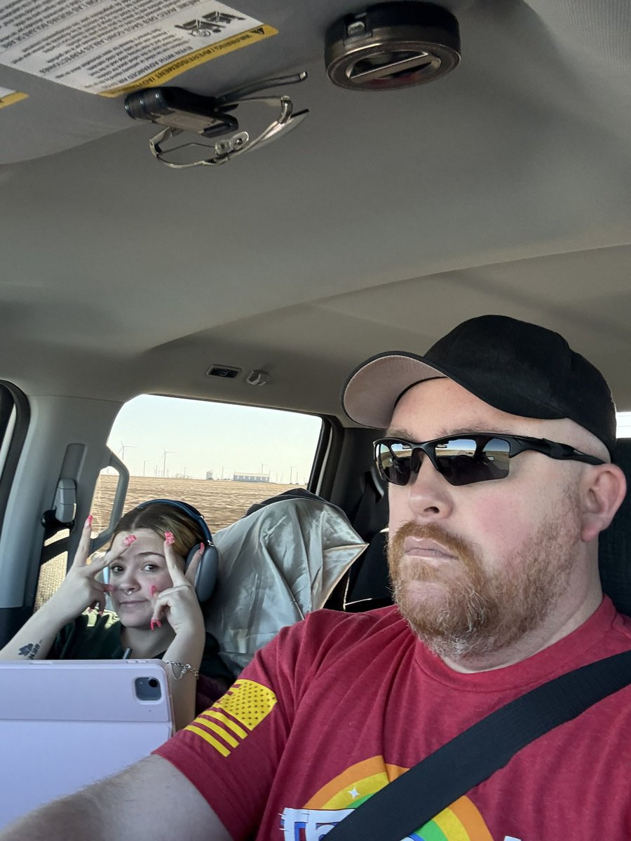 UTSeCB1983's tweet photo. My serious driving face when I know I have to drive through stinky Lubbockโฆ
#HornsUpGunsDown
#HookEm
#SpringBreak25
#CoveToColoradoSprings https://t.co/q6POPccq2x