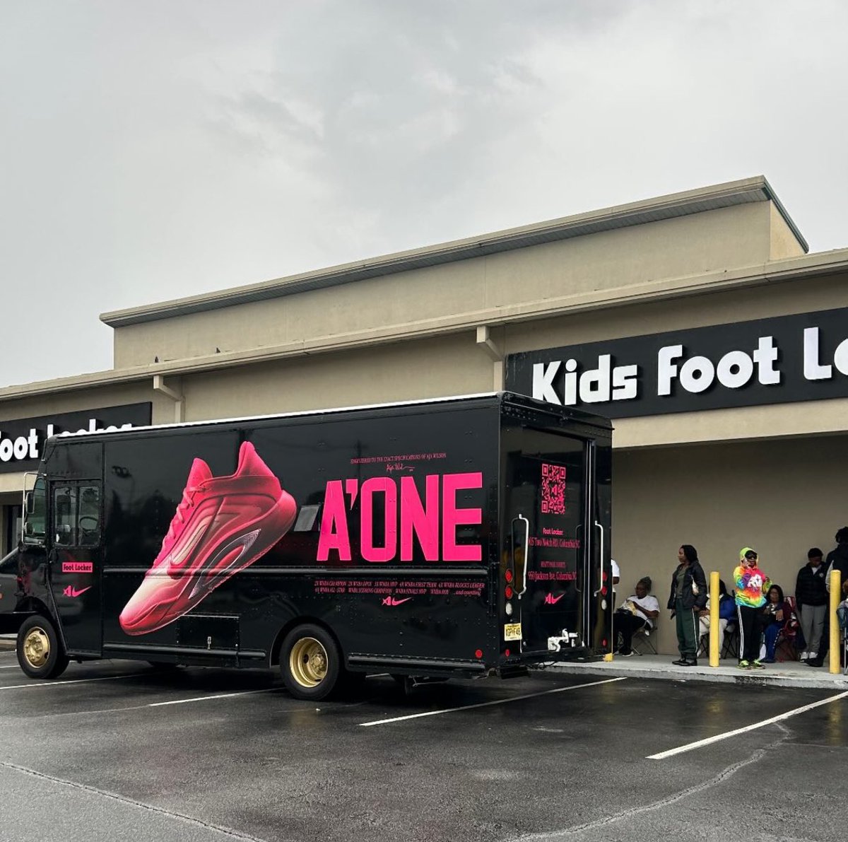 ikkims's tweet image. #aone #ajawilson #footlocker #Columbia