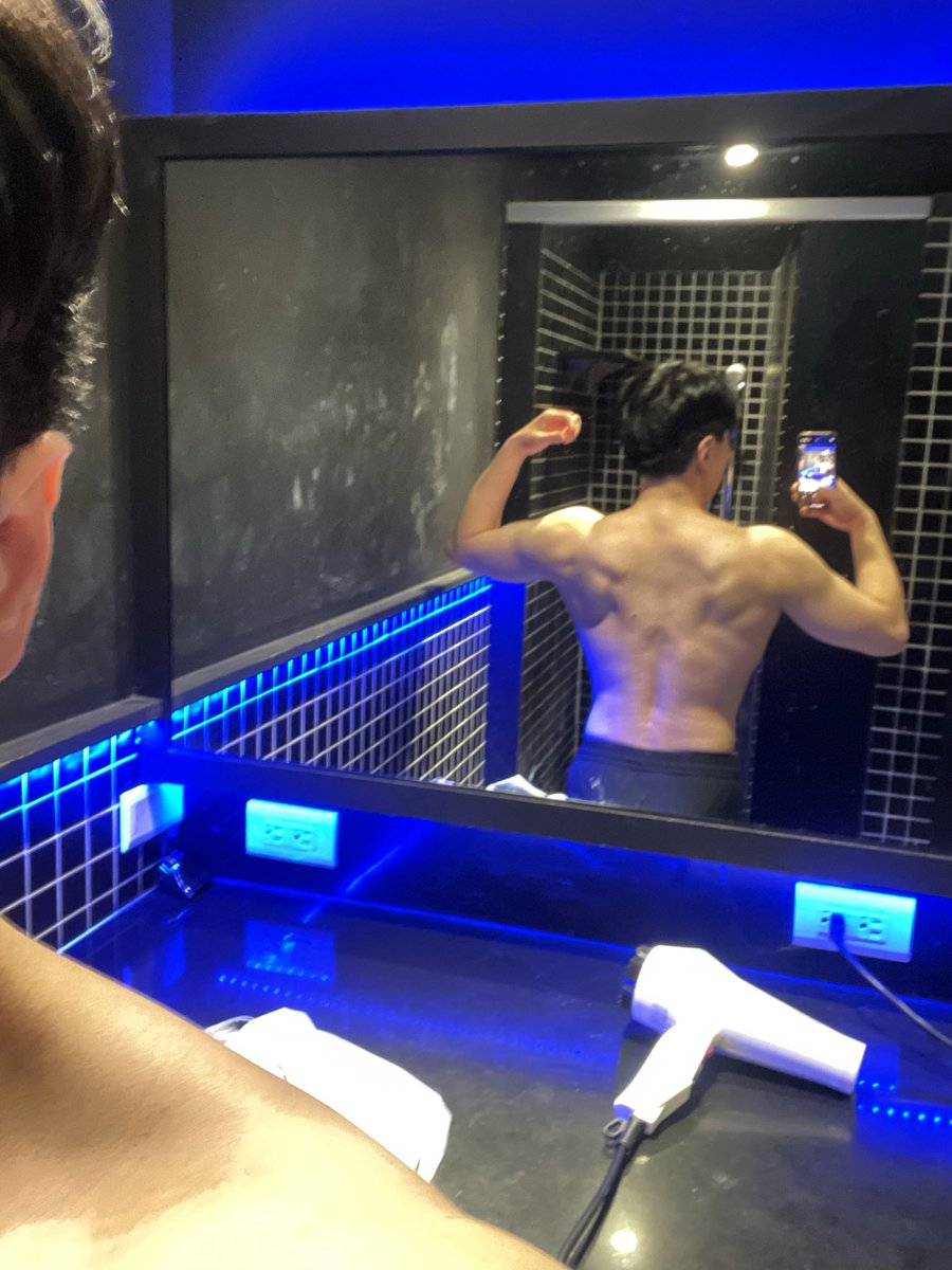Chun27359220's tweet photo. 可約也可交友
維持好自己
有一天也想走向交往
.
有可能嗎？
其實我很內向的 https://t.co/9mz9aUDFAV