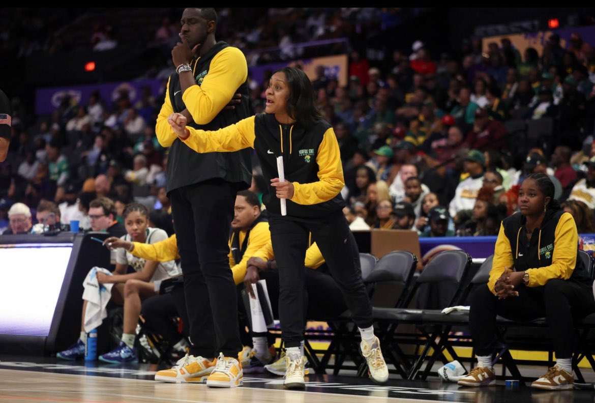 Trinese Fox tweet media