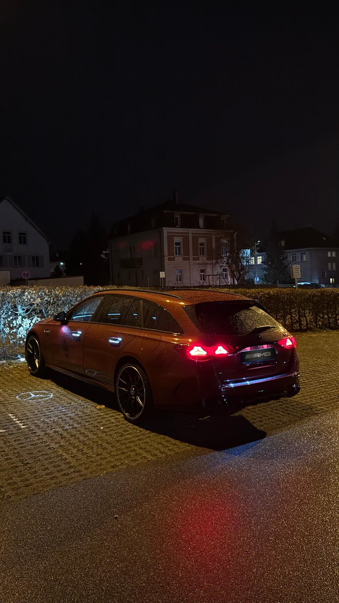 AMGFamily63's tweet photo. Nothing to see here ... just an AMG E53 in Patagonia red β₯οΈ
@MercedesAMG #AMGFamily #WorldsFastestFamily https://t.co/nGrvSEv5MA