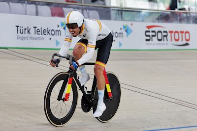 🇪🇸 Impresionante exhibición de <a href="/SebastianMoraV/">Sebastián Mora</a>  y <a href="/alberttorresb/">Albert Torres B.</a> en la madison de la Copa de las Naciones 
◼️ Impressive exhibition by Mora and Torres at the Nations Cup's madison 
Avance de la crónica / Advance of the chronicle
trackpiste.com/2025/03/impres…