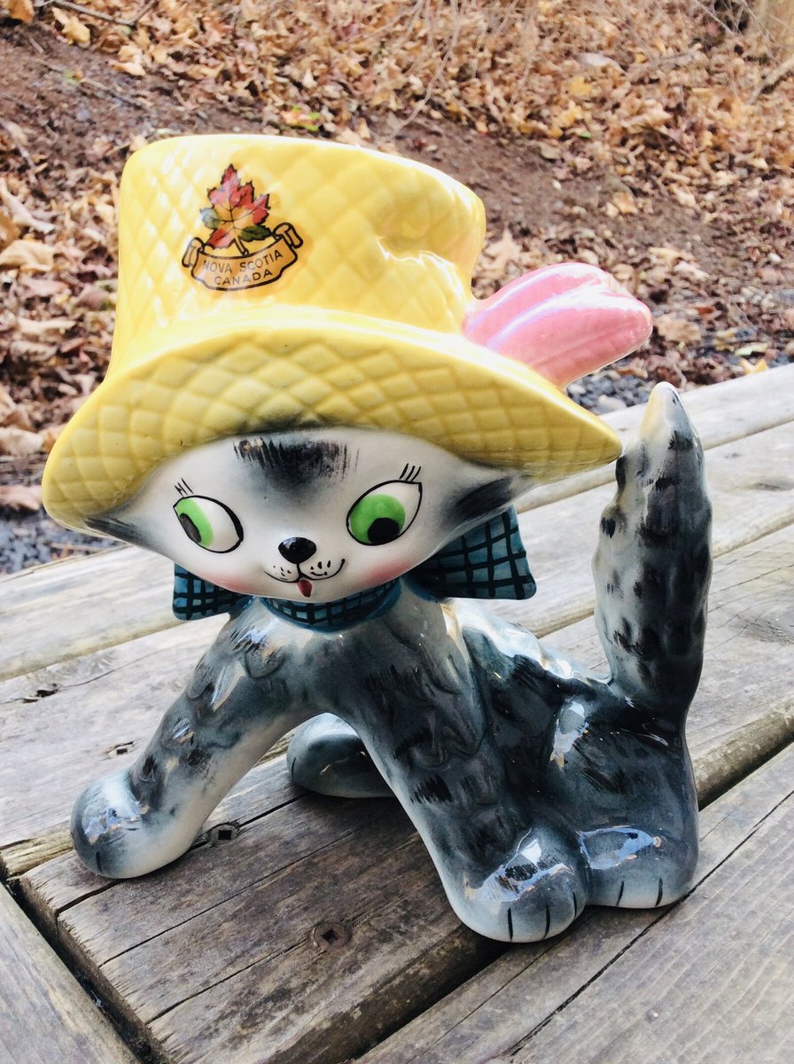 GothicGlass's tweet photo. CA$120.00
Vintage #rarecat #anthropomorphic #MissPriss #cats #catplanter #deskorganizer #tabby #HoltHoward #Lefton #NovaScotia #Canada from
VintageVigo #etsy #etsyvintage #etsycanada #fromcanada🇨🇦 #nostalgia #canadiansouvenir
https://t.co/EaISgz4ANf https://t.co/rrPpdtbx7f