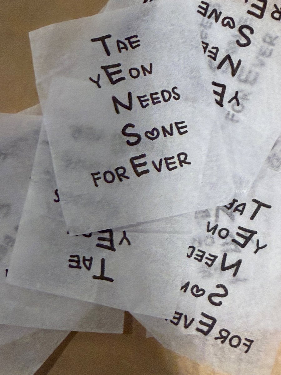 so_si_'s tweet photo. 대만 소원 최고 💜 

Taiwan SONE who gave me with confetti when I said I was Korean, thank you🥰
I won’t forget it.🥹🥹

#TAEYEON_TheTENSE_in_TAIPEI https://t.co/qkroMsCXrN