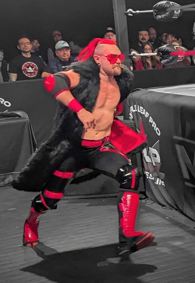 kayfablespro's tweet photo. Straight from a Taco Bell Drive-Thru in Windsor, Ontario, Canada to the ring on Saturday night at @MapleLeafPW  @AlexZayneSauce https://t.co/nPNE6JuBsc