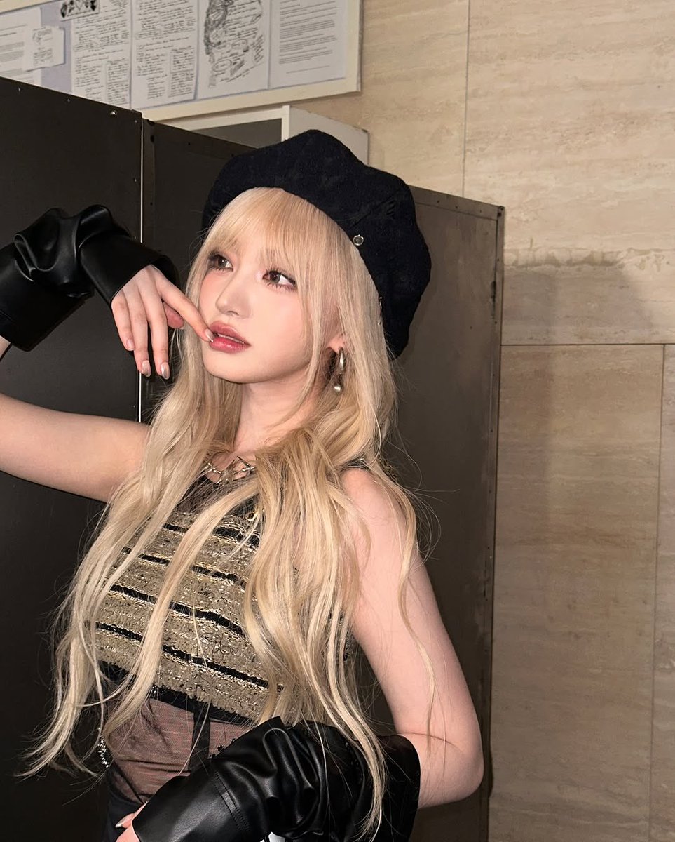ivepics_'s tweet photo. liz instagram update https://t.co/31VPM3Ny3Y