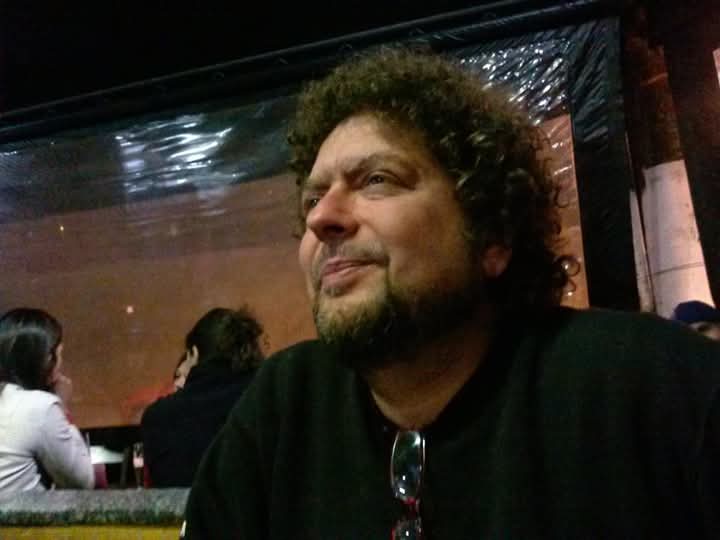 historia_pensar's tweet photo. Faleceu ontem, 15 de março de 2025, o historiador, jornalista e militante socialista Maurício Falavigna. Ele foi um dos maiores ativistas da inclusão digital no Brasil, tendo participado ativamente da implementação das primeiras redes de telecentros populares no país.

1/15 https://t.co/xEbd445NkM
