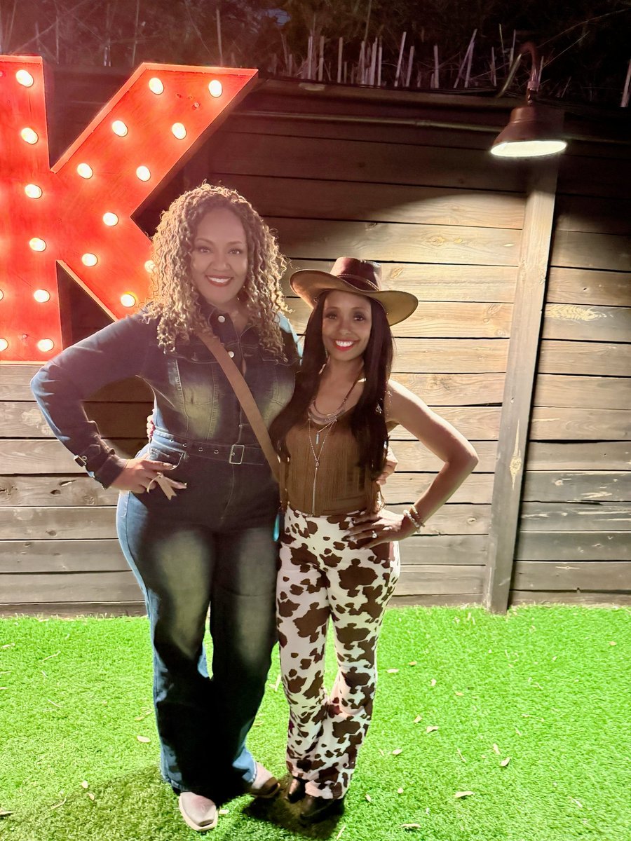 TIᖴᖴᗩᑎY ᗷᗩTTᒪᗴ, ᗰ.ᗩ., ᗰ.ᗴᗪ, ᖇᑭᗴᗪ #1953, NCED #964 tweet media