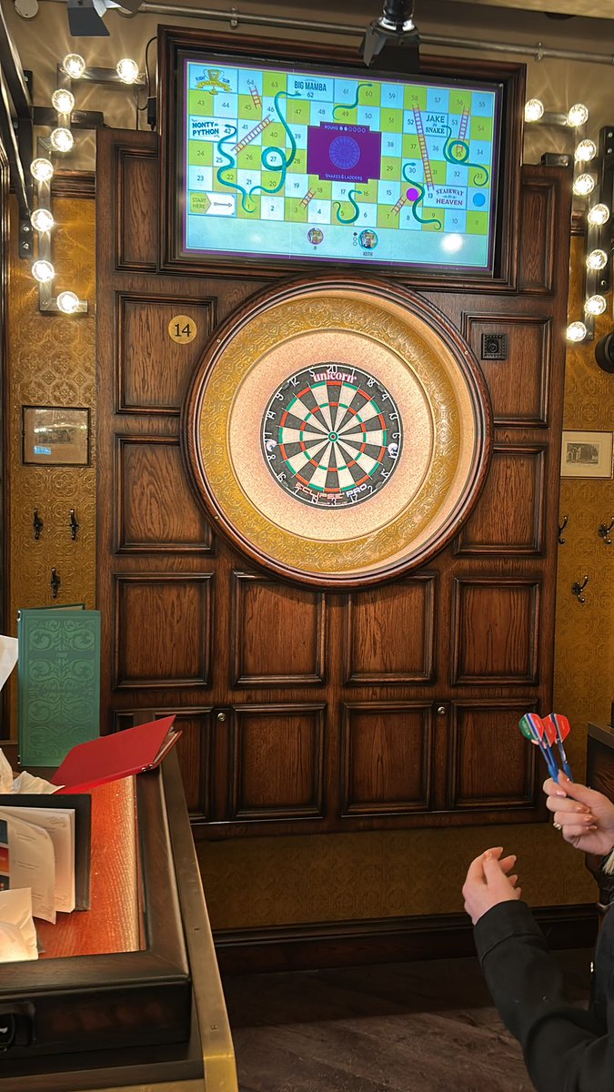 evemen14's tweet photo. Darts on a Sunday for the wife’s birthday weekend 🍺🍺 https://t.co/x48TOIQ308