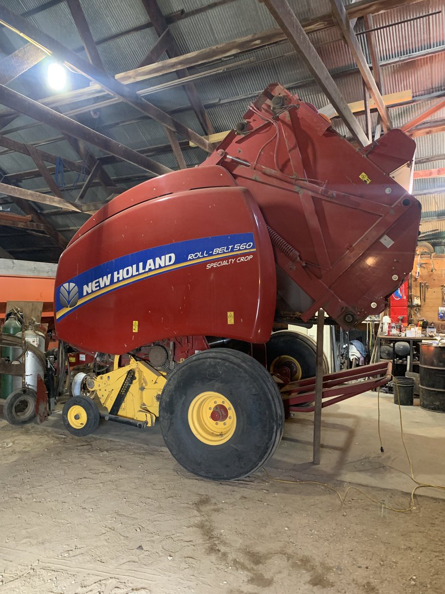 SammyHoeger's tweet photo. Working on equipment now so when it’s time to roll we can roll https://t.co/eQnVUTxXxK