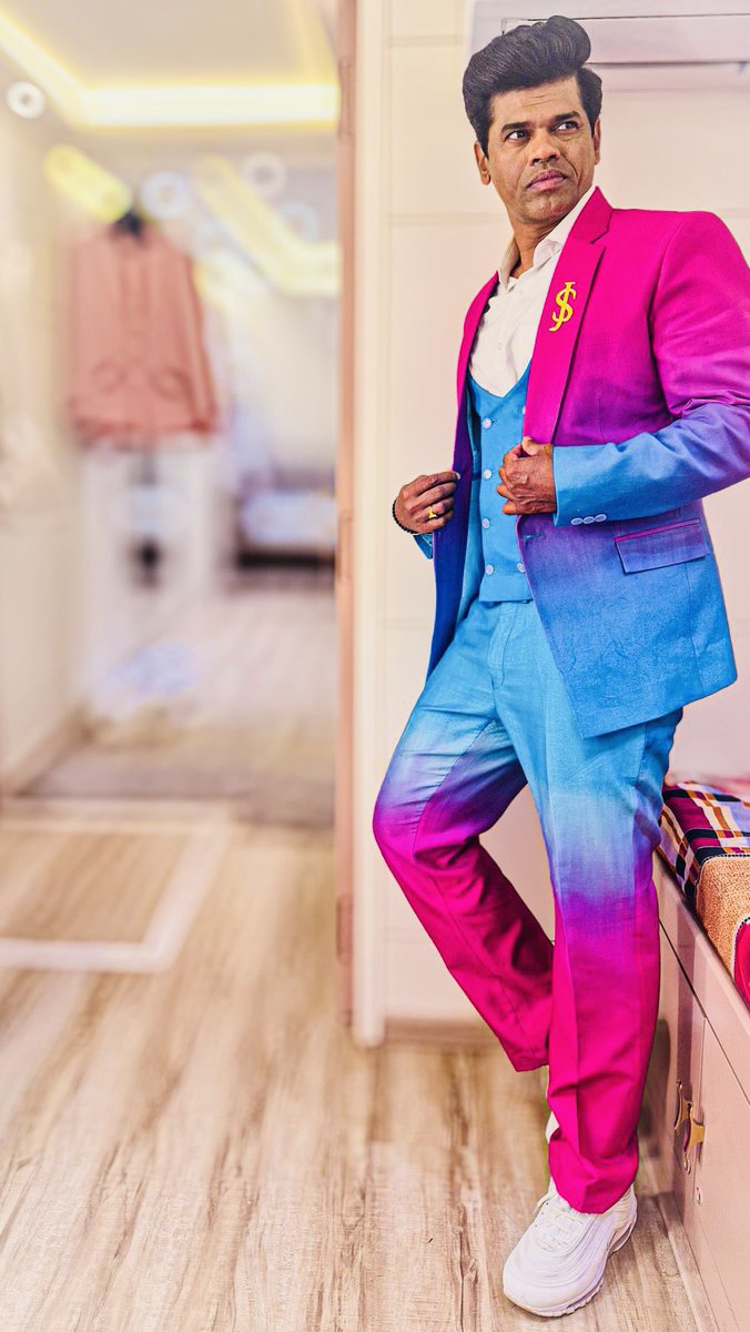 SIDDHARTH23OCT's tweet photo. #आपलासिध्दू #Sj #colorful
💜🤍🩷💙
Style & design by @sayalibpangare2390
@abito_clothing
📸 @justajju_
#siddhumoments #Siddharthjadhav #shadesoflife #boy
#PeopleChamps #fashionshow #marathimulga #siddhustyle #styling #stylist #dhingana #Atahovudhingana3 #holi https://t.co/v2O9jlPqO4