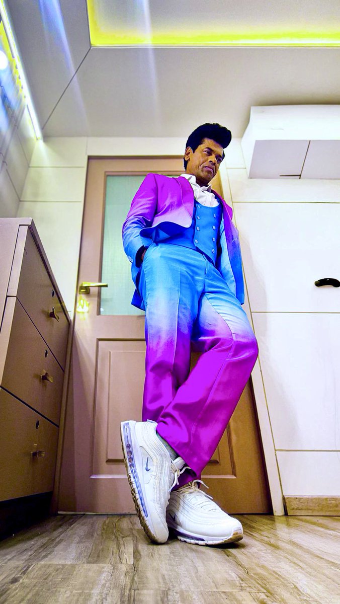 SIDDHARTH23OCT's tweet photo. #आपलासिध्दू #Sj #colorful
💜🤍🩷💙
Style & design by @sayalibpangare2390
@abito_clothing
📸 @justajju_
#siddhumoments #Siddharthjadhav #shadesoflife #boy
#PeopleChamps #fashionshow #marathimulga #siddhustyle #styling #stylist #dhingana #Atahovudhingana3 #holi https://t.co/v2O9jlPqO4
