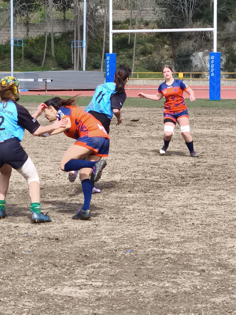 RugbyBadalona's tweet photo. Enhorabona al sènior femení per la victòria que ens classifica pels play off pel títol a 1a Catalana
Endavant taurones 🦈🏉💙 https://t.co/uU4fxbZtz0