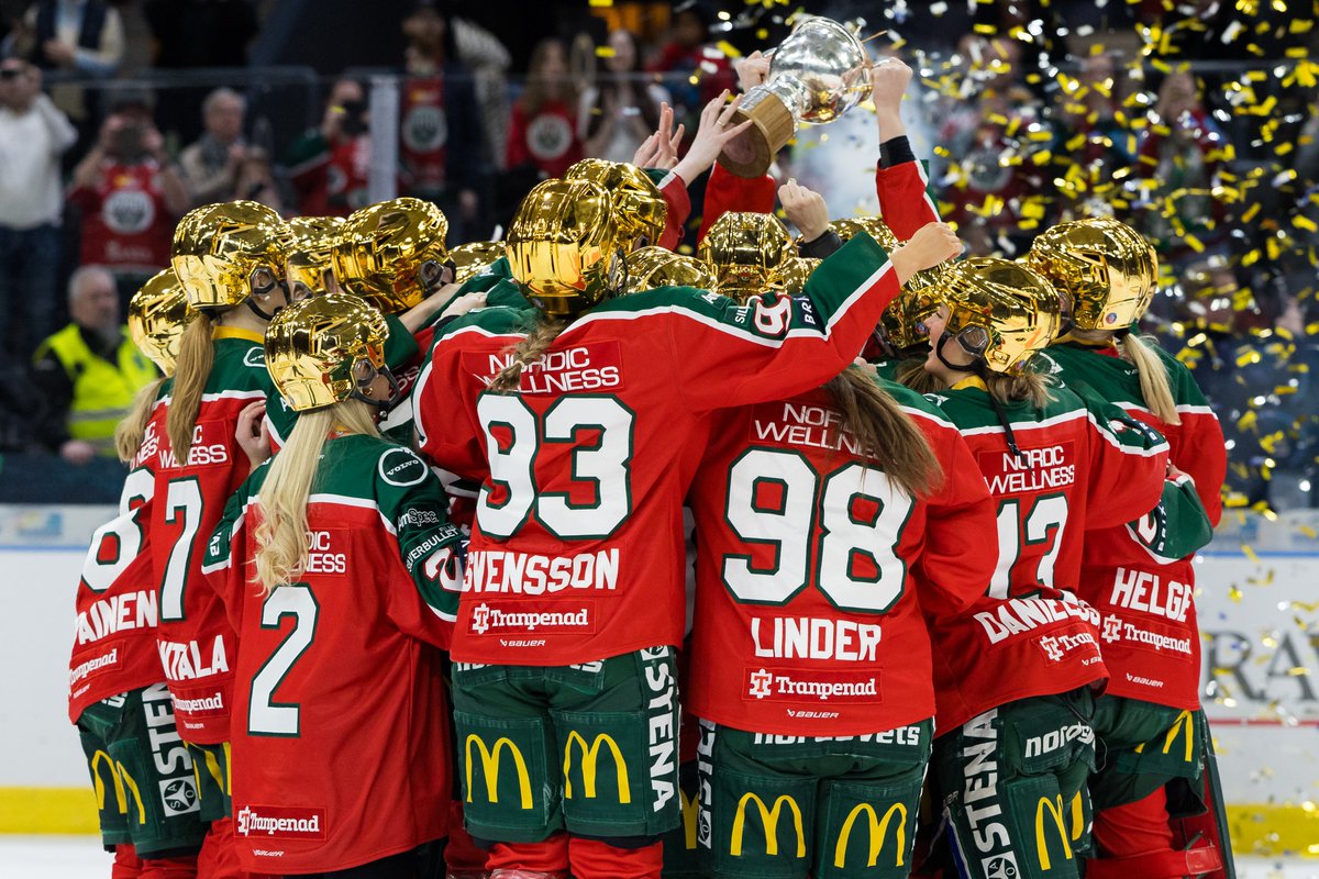 frolunda_hc's tweet photo. När vi bär hjälmar av guld! https://t.co/0VJUpHFjHS
