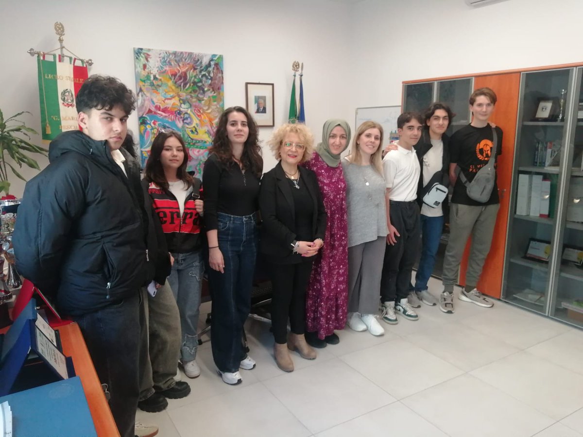 IstMEMErasmus's tweet photo. 🇹🇷🇪🇺🇮🇹Maltepe Kadir Has BİLSEM ve Sultanbeyli Hüsnü M. Özyeğin Anadolu Lisesi İtalya'da bulunan Liceo Statale "Guglielmo Marconi" Okulu'nda "Akran Zorbalığı ve Siber Zorbalıkla Baş Edebilme" konusunda ÖGH gerçekleştirdiler.
@tcmeb
@ulusalajans
@istanbulilmem https://t.co/PX3K3IDd3j