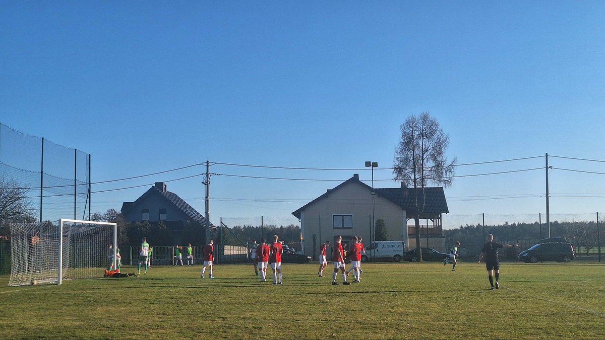 Futbolowamama's tweet photo. Słoneczna niedziela i opolska Aklasa ⚽️⚽️⚽️.
⛳️ Klasa A 2024/2025, grupa: Opole VI
📅16.03.2025
⏰️15:00
🥅 Naprzód Ujazd Niezdrowice 🆚️
LZS Obrowiec
⚽️ 3️⃣↔️0️⃣
Feat: @SzpilNa ❤️
#football #groundhopping #nizszeligi #sportoweopolskie
#match #Aklasa #bilet #meczyk https://t.co/Zu8ox6YGst