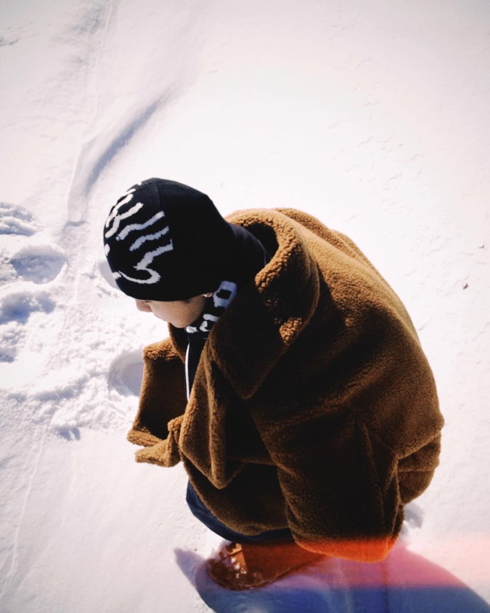 JonghyeongFr's tweet photo. ๑ INSTAGRAM ๑ 13.03.2025 ๑

Post Instagram de Jonghyeong 😉

«Hiver va t'en
Va t'en 
Va t'en vite 🌬️»

#DKZ #DONGKIZ #Dong_ari #Jonghyeong
——
© jh_dkz
-Hyeongi https://t.co/YyPQ18UKRV