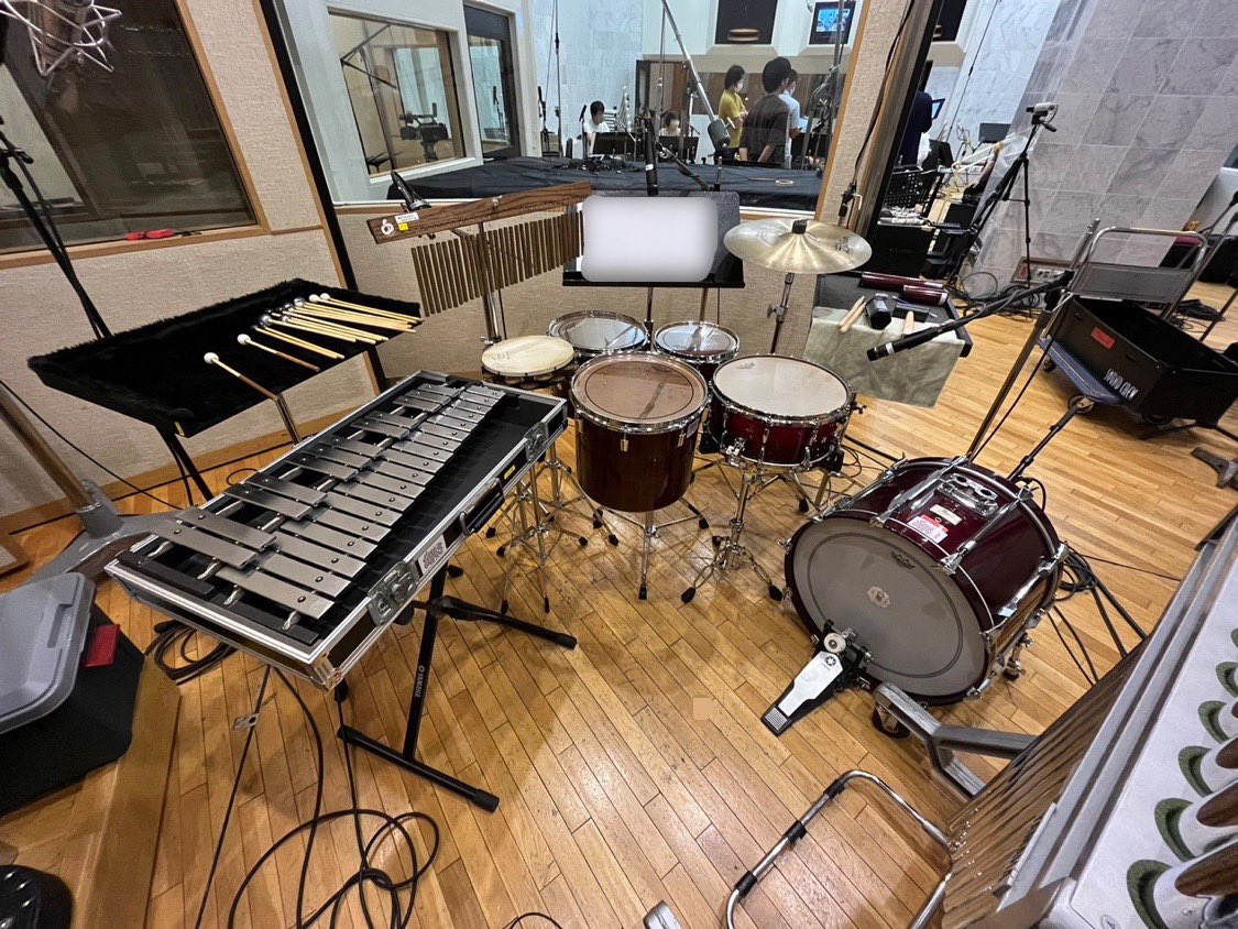 ユーフォ10th Eventでは冒頭のみの演奏でしたが！
フロントラインの楽譜が3/17(月)から発売開始です🎉

マルチパーカッションは、まず楽器のセッティングを考えるところから！
井上順菜さんもきっとそうしたはずです！
自分にあったセッティングを見つけて是非演奏してみてください😉
#ユーフォ10周年