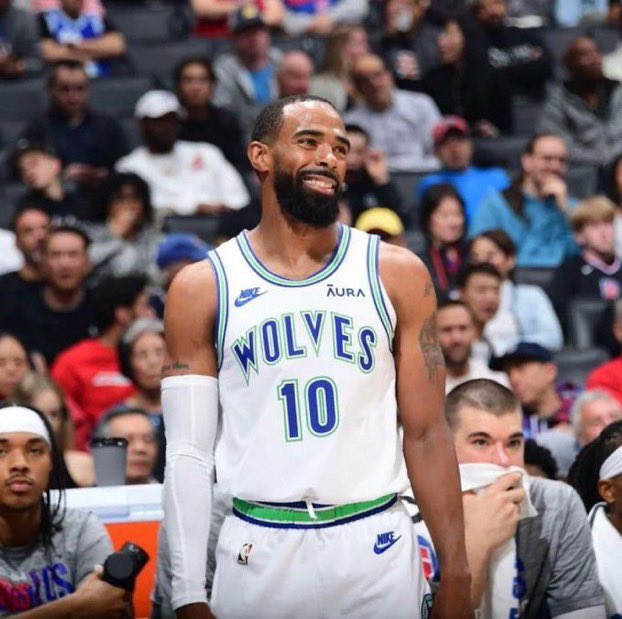 Wolves Lead tweet media