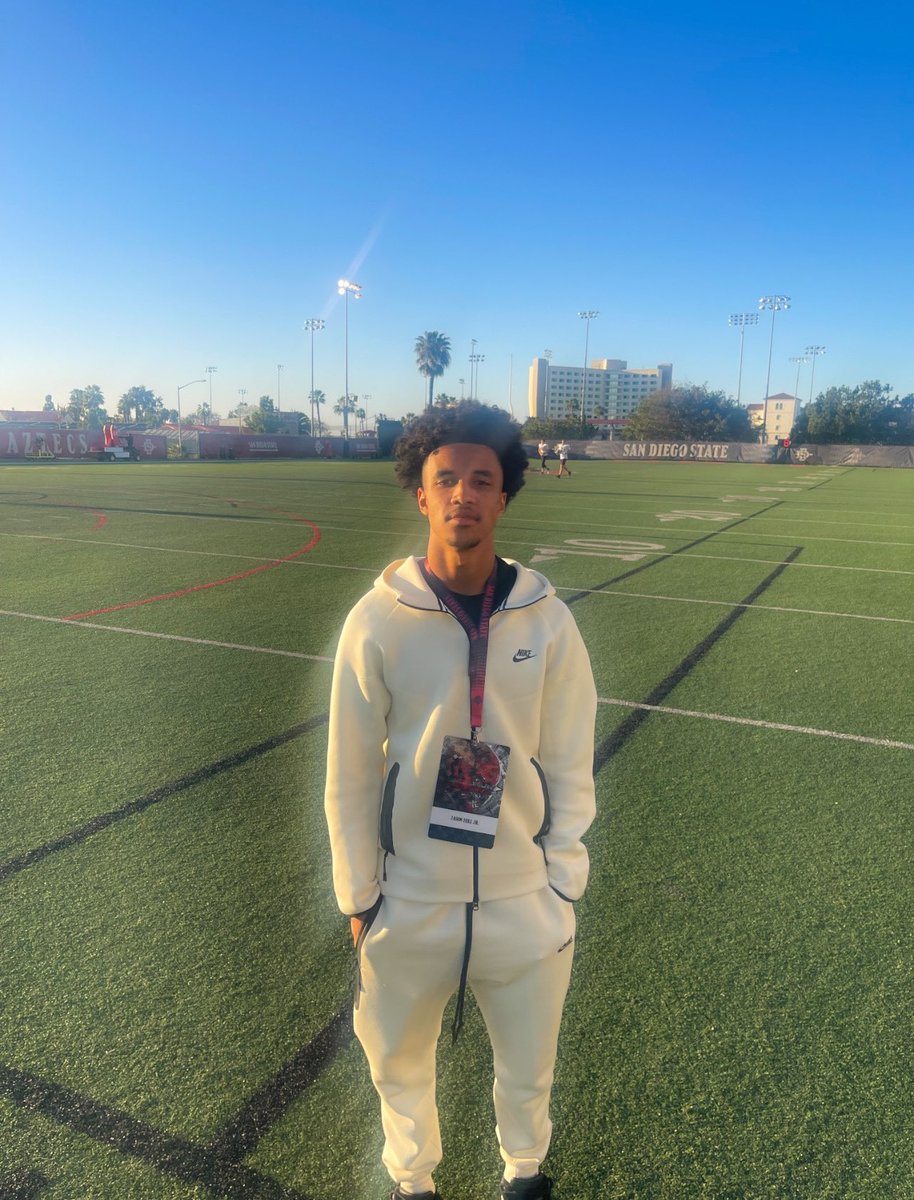 jasonhilljr_'s tweet image. I had a great time spending the day in San Diego at the @AztecFB spring practice!! My family and I were treated very well. Thanks to @CoachSumlerSDSU @TheHC_CoachLew @SeanDillonSDSU for the warm welcome!! #goaztecs