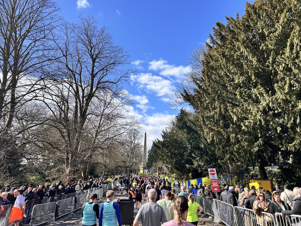 Scrimgeour_l's tweet photo. My final Bath half done ( I have made a pinky promise ) blue skies too. Amazing as ever from the supporters to the volunteers. Gentle plod = done @bathhalf #blueskies #greatsupport https://t.co/iBEAziYpvC