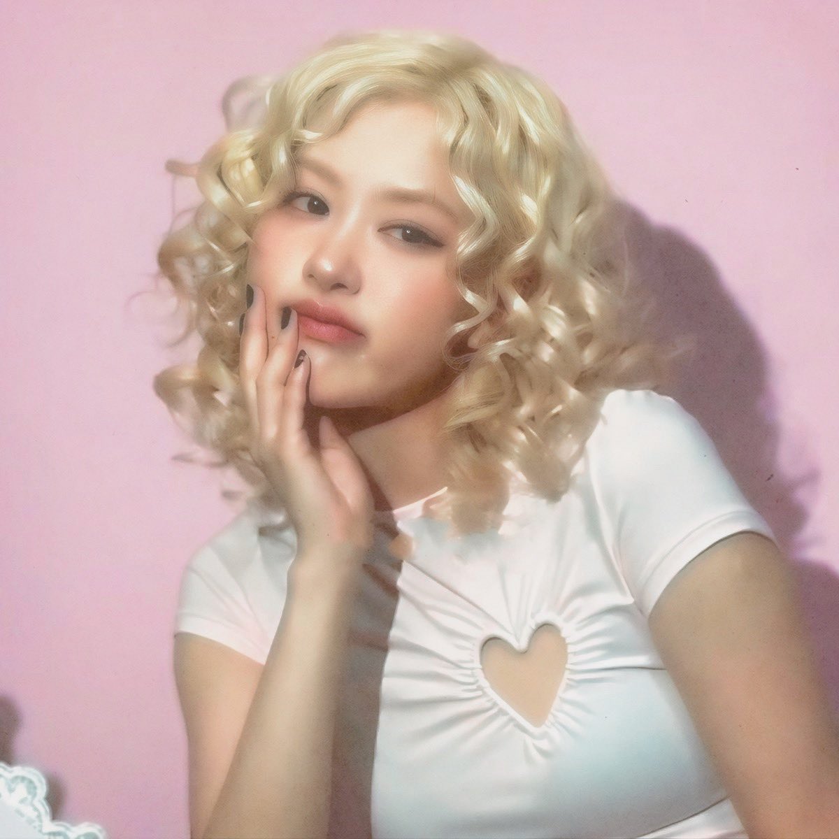 se cumplen 100 días del lanzamiento de “ROSIE”, álbum que nuestra rubia le dedicó mucho esfuerzo y amor y que todo rindió frutos porque literalmente hizo historia y creo récords difíciles de superar para la industria del K-pop. 🤧

HISTORY MAKER ROSÉ
#100DayswithRosie