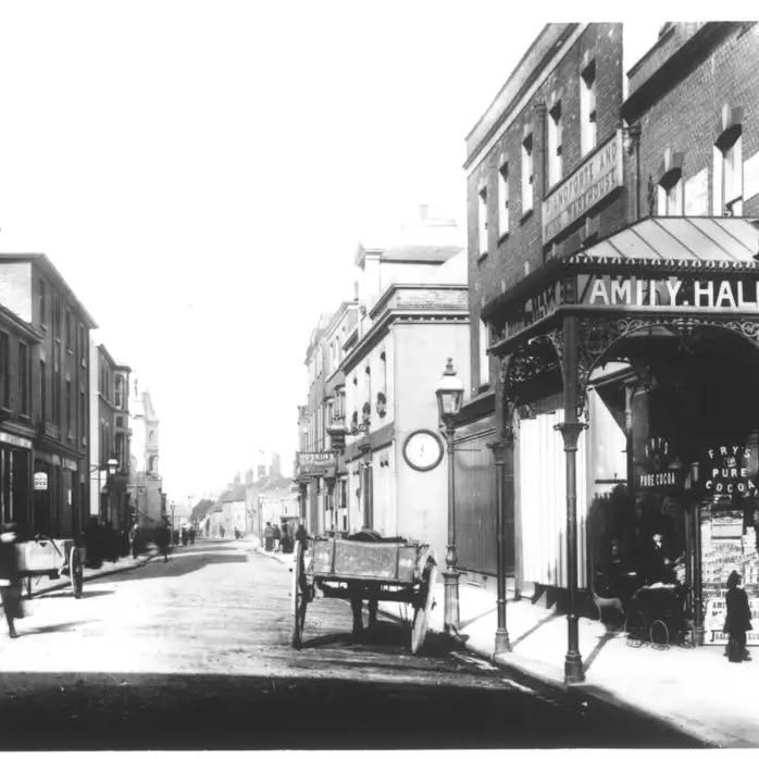 lovepooleuk's tweet photo. Take a journey through time on Poole's Discovery Trail. https://t.co/wzzzK2efQT guides you through centuries of history and local life, from medieval quaysides to bustling markets, revealing the town’s enduring character. #ExploreBCP #LovePoole

https://t.co/6c60KaPGyV https://t.co/KaeKtnld5H