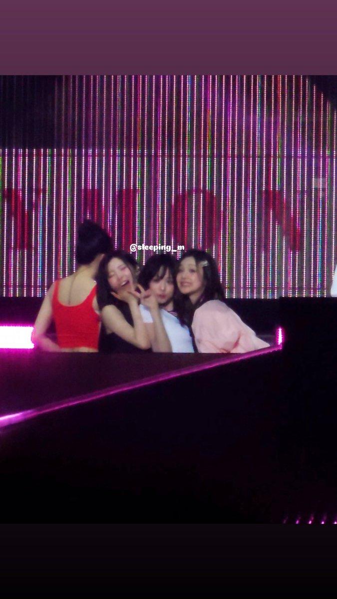 sleeping_mmm's tweet photo. ぴあアリーナ D3😈❤️
#베이비몬스터 #ベイビーモンスター 
#ASA #RORA #AHYEON #PHARITA 
#1st #WORLD_TOUR #HELLO_MONSTERS https://t.co/ahksmHlCW9