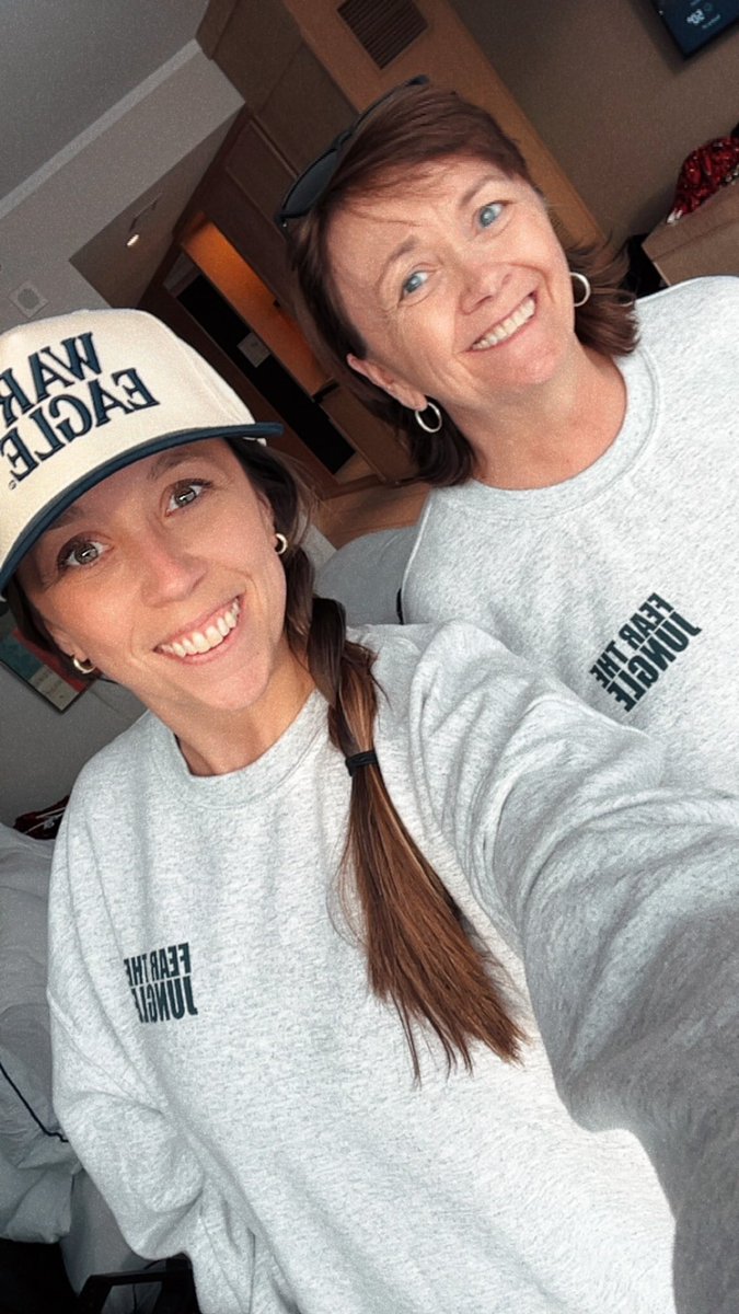 Martin051813's tweet photo. Always a good time with mom at the SEC. Looking forward to watching more @AuburnMBB this month. War Eagle always 🏀💙 https://t.co/JcCwZrCXLr