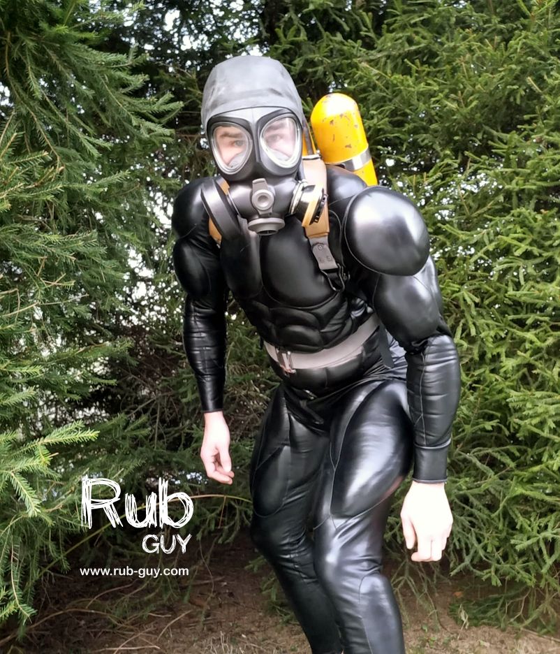 Muscled diver on his mission