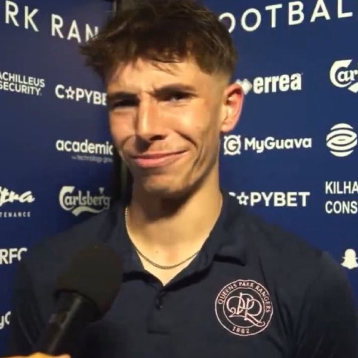 WEG0NEGHOST's tweet image. Leeds fan mad because a team tries against them