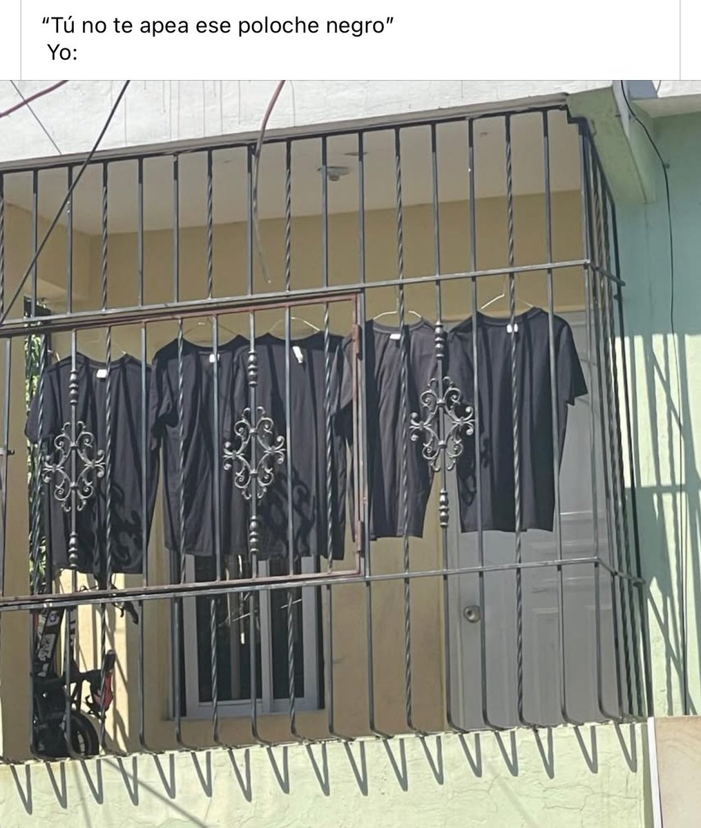 AlexxanderMcc's tweet photo. La gente que cree que solo tengo uno 😹😹😹 tengo 15 T shirt negro y 15 blancos. Casi nada 😹😹 https://t.co/hHh7YN5raE