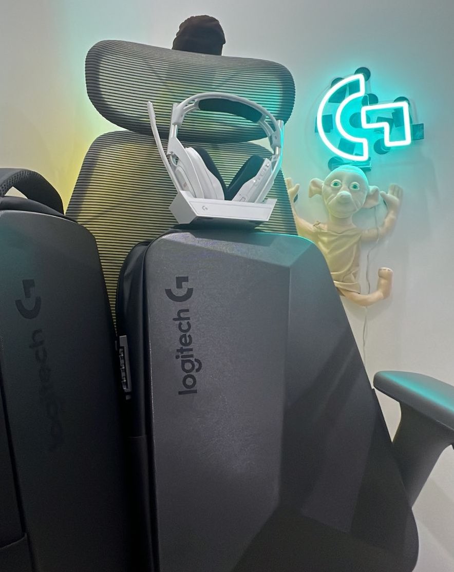 z7lion's tweet image. مساكم الله بالخيرر وعدنا ساعة 10 جهزو مفرحاتكم وسهرتنا طويله باذن الله برعاية @LogitechG_ME & AstroA50X 🔥🫡
وفي قيف واي لشخصين سحب من رتويت ومن ردود فالكم الفوز جميعا ❤️
#LogitechG #ليالي_استرو
#AstroA50X