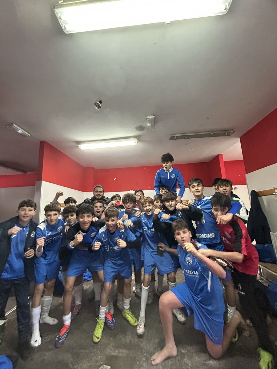 xarco_chavez's tweet photo. SAD F. Rayo Vallecano 0-6 @CDVicalvaro INF A, buen partido del equipo, comenzamos muy fuerte y tuvimos algún bajón de juego pero superamos estos períodos haciendo un gran partido defensivo. Muy contento con el trabajo que están realizando! Este es el camino!#vamosVical https://t.co/isnPprecTH