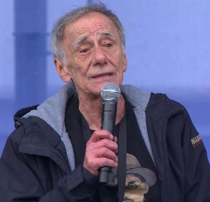 Lucrezi97533276's tweet photo. Un discorso razzista e suprematista, una visione colonialista del mondo. Una grande delusione #Vecchioni #piazzadelpopolo https://t.co/JLDXyYX8Ja
