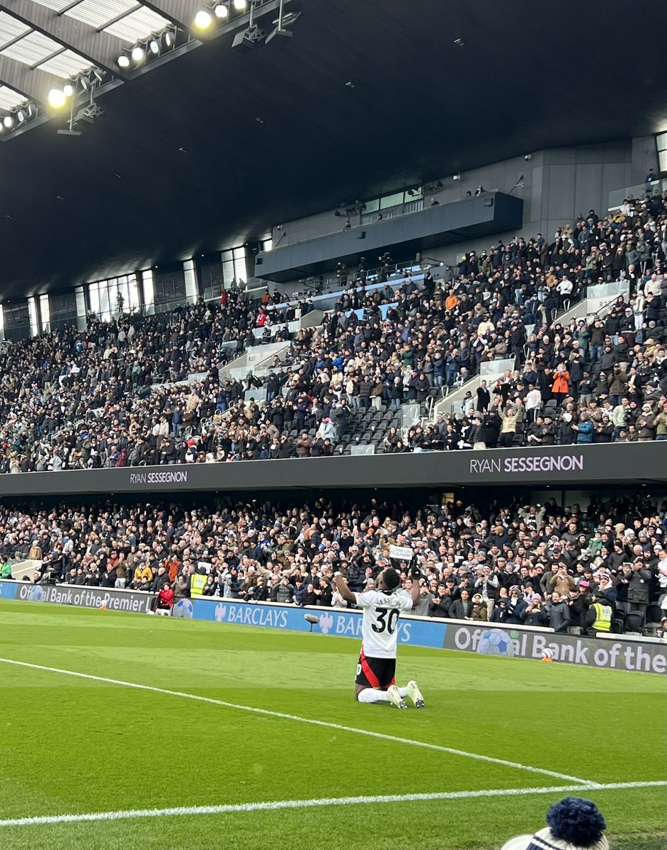 Lloyobwi tweet media