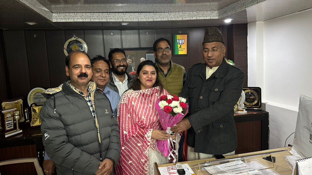 jkrceea's tweet photo. JKRCEEA team apprised Er Ghulam Ali Khatana sir Honble MP about injustice done to categorise employees with respect to restoration of reservation in promotion beides Various Honble court orders. Honble MP assured all possible help. Thanks sir 
https://t.co/QZGg0bN8Iq https://t.co/xuQHTh8Qfw
