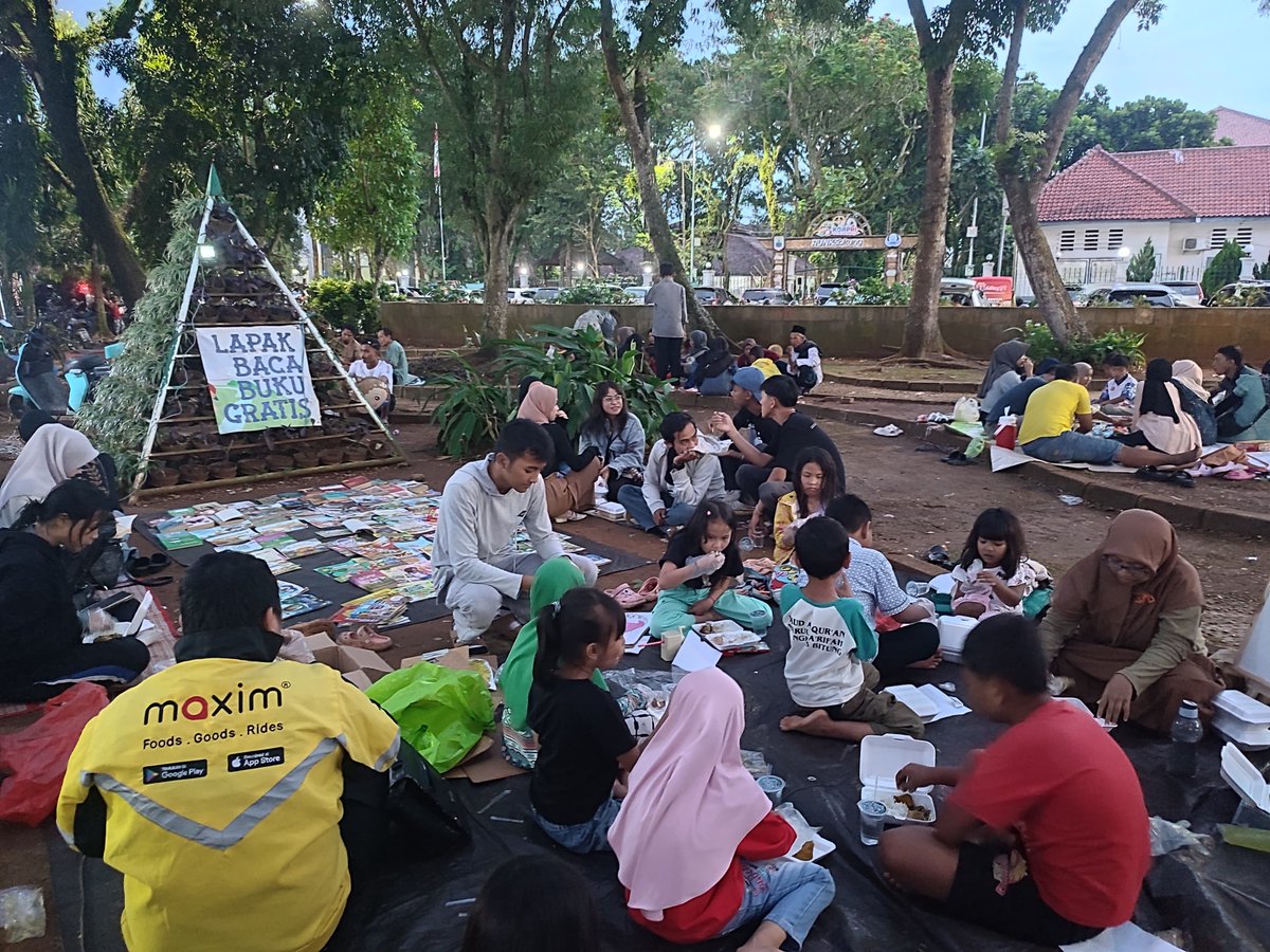 RabitMembaca's tweet photo. Beberapa saat sebelum berbuka. https://t.co/aihlHGNqpB
